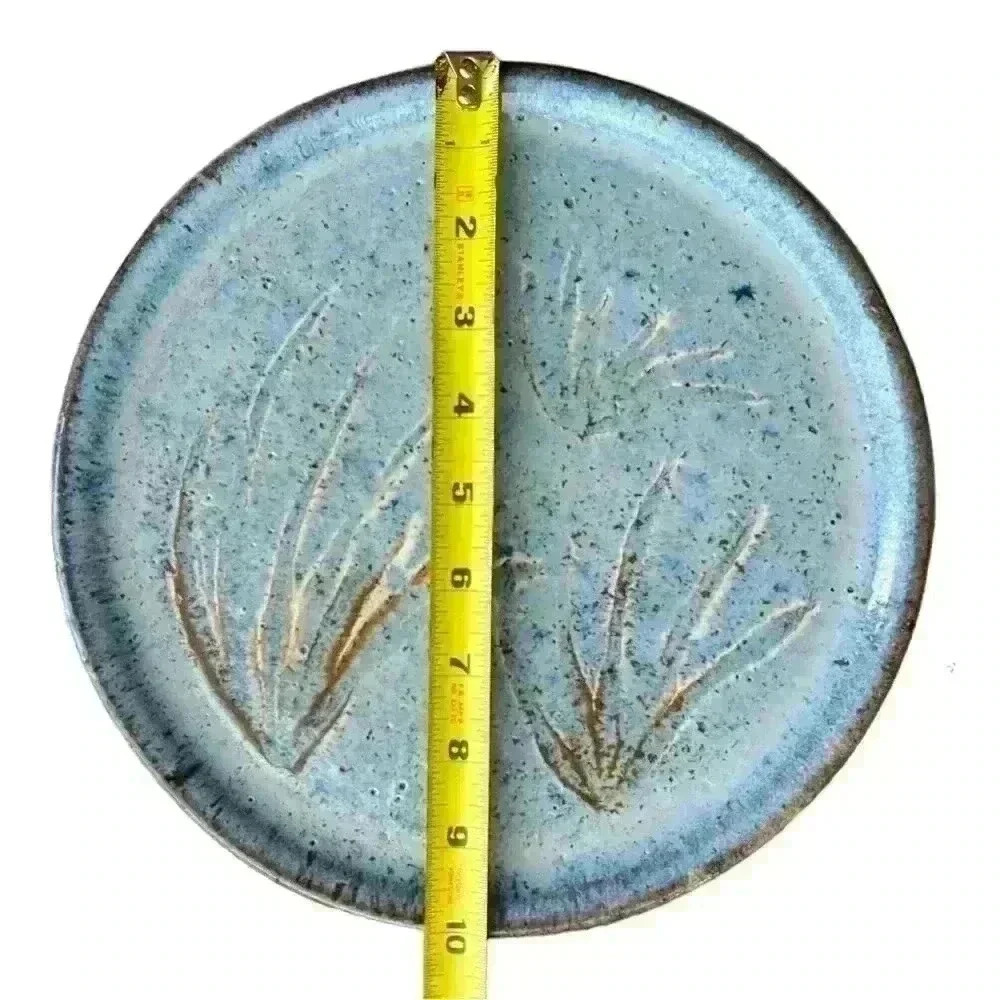 VTG Handcrafted decorative blue pottery plate with grass detail signed by artist - Picture 4 of 5